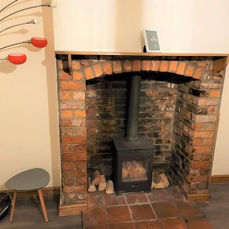 Nice 4-Bedroom Vacation Home With Indoor Fireplace Wellington  Exterior photo